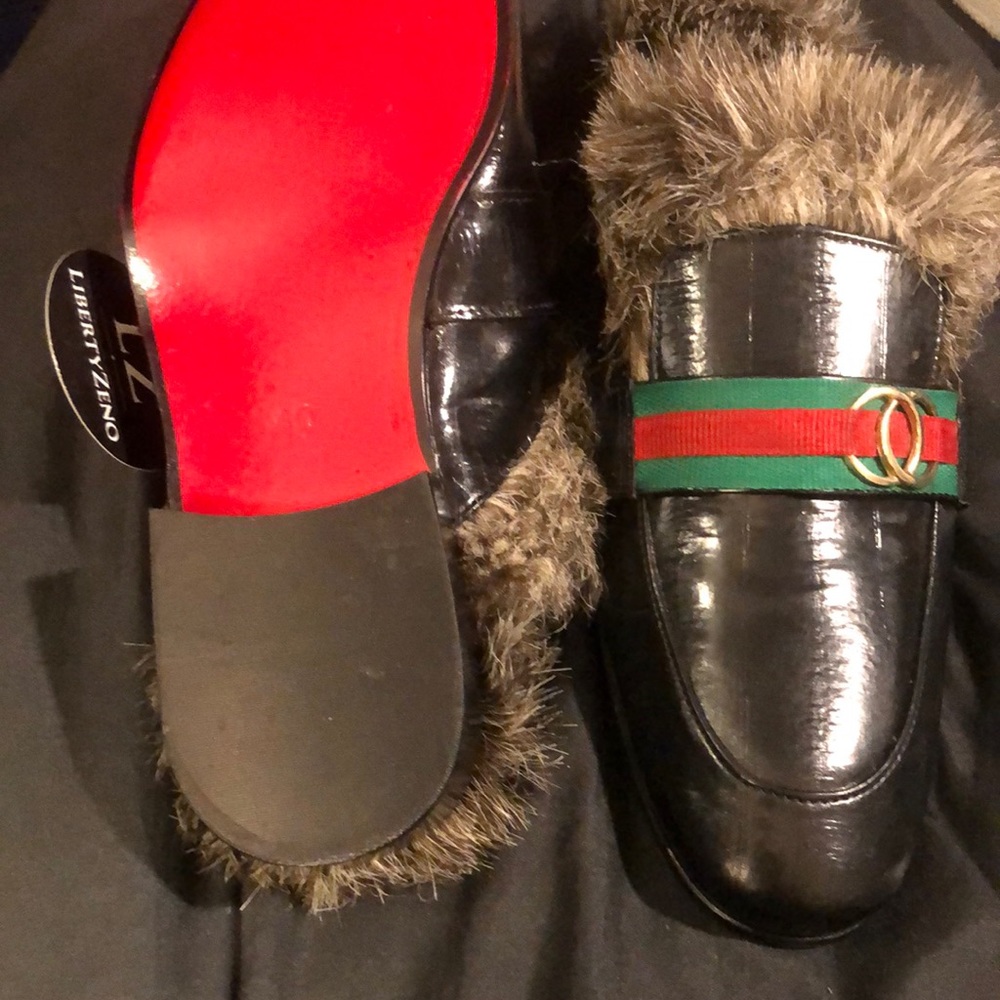 Men Beautiful Black / RED BOTTOM slip in’s …